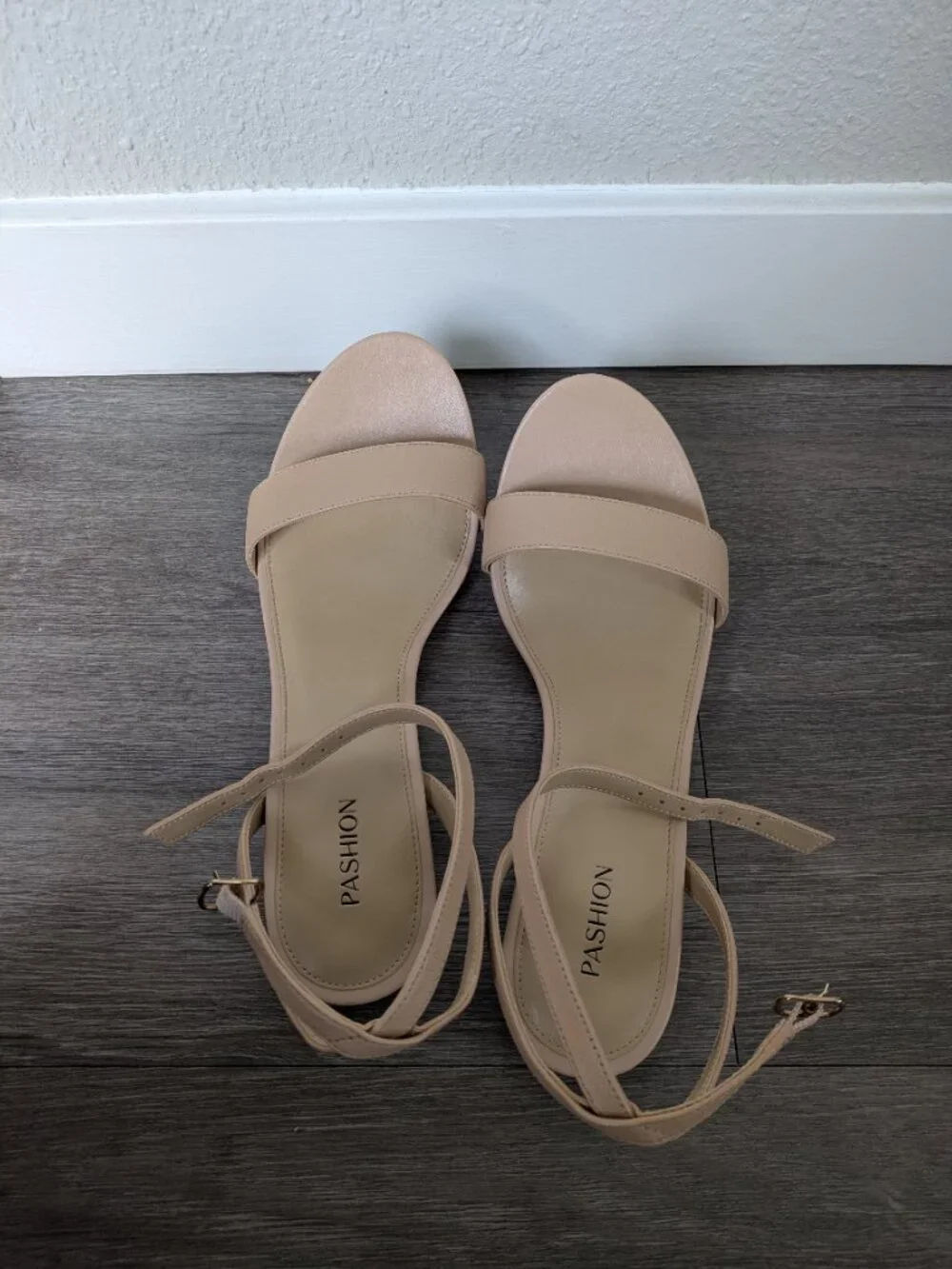Pashion Brenna Sand Leather Flats, Size 10